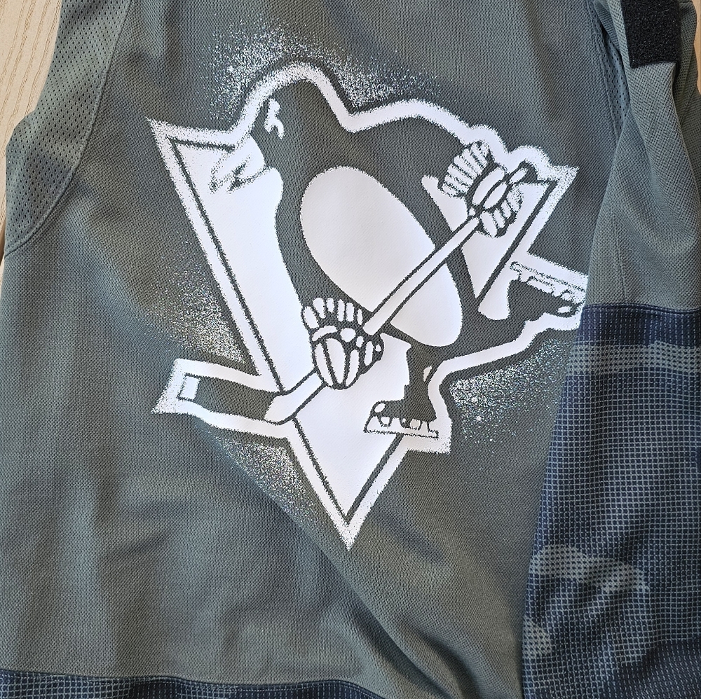 Adidas Penguins Camo Jersey, Medium (50)